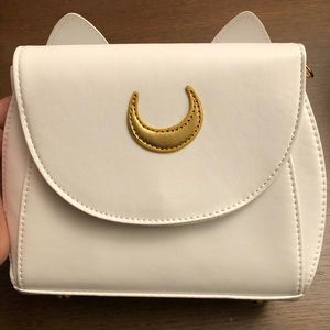 Moon white crossbody cat ears